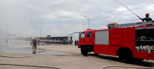 Diễn tập thành công phương án phòng cháy, chữa cháy và cứu nạn, cứu hộ tại Nhà máy may Haivina Hồng Lĩnh